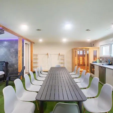 Esplanade Private Sauna Jeux Colmar Holiday home *